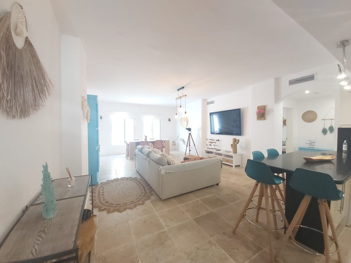 Middle Floor Apartment for sale in Puerto Banús R4011577