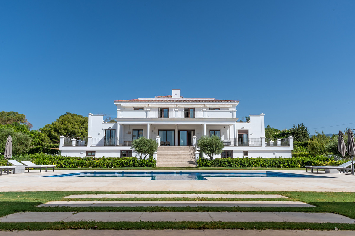 Vrijstaande Villa te koop in Guadalmina Alta R3704048