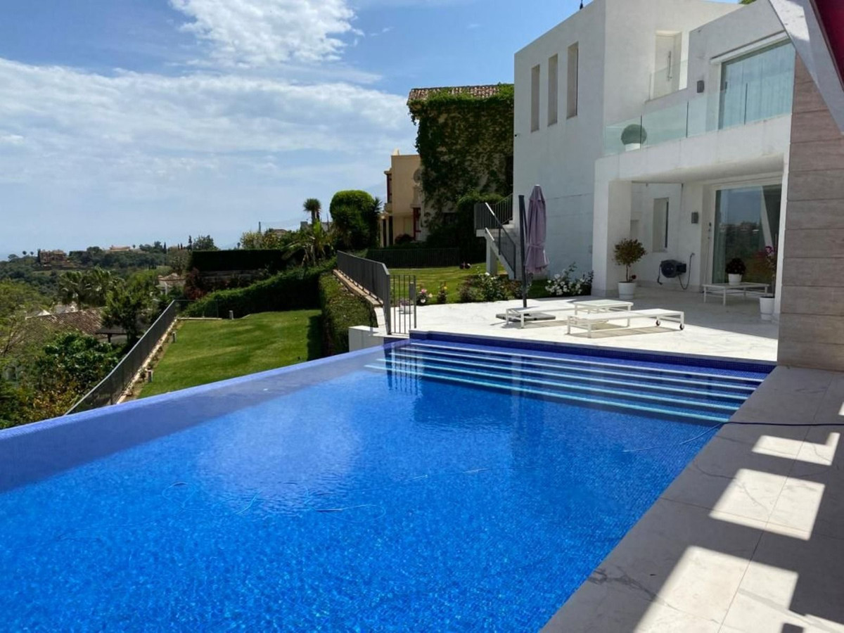 Detached Villa for sale in Los Arqueros R4330654