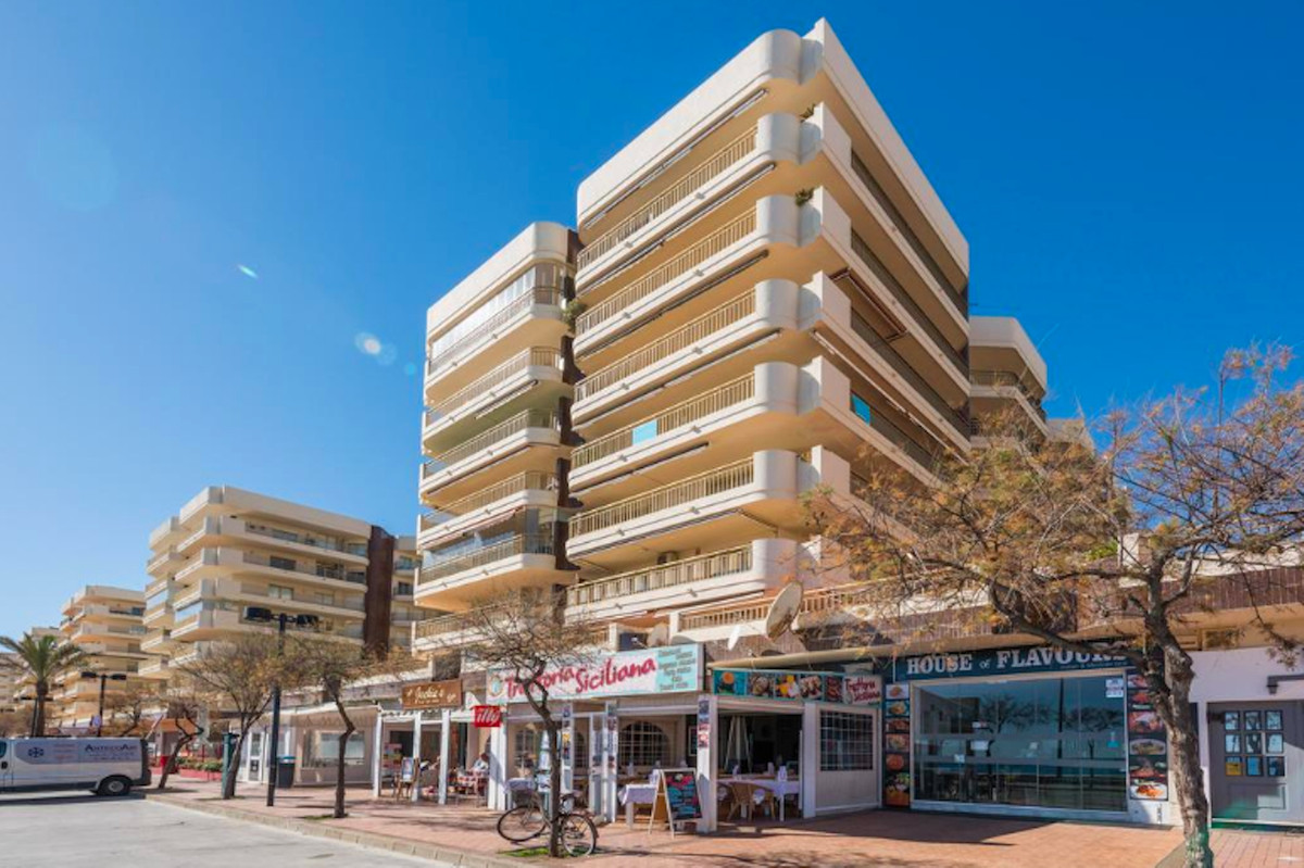 Middle Floor Apartment for sale in Fuengirola R3782182