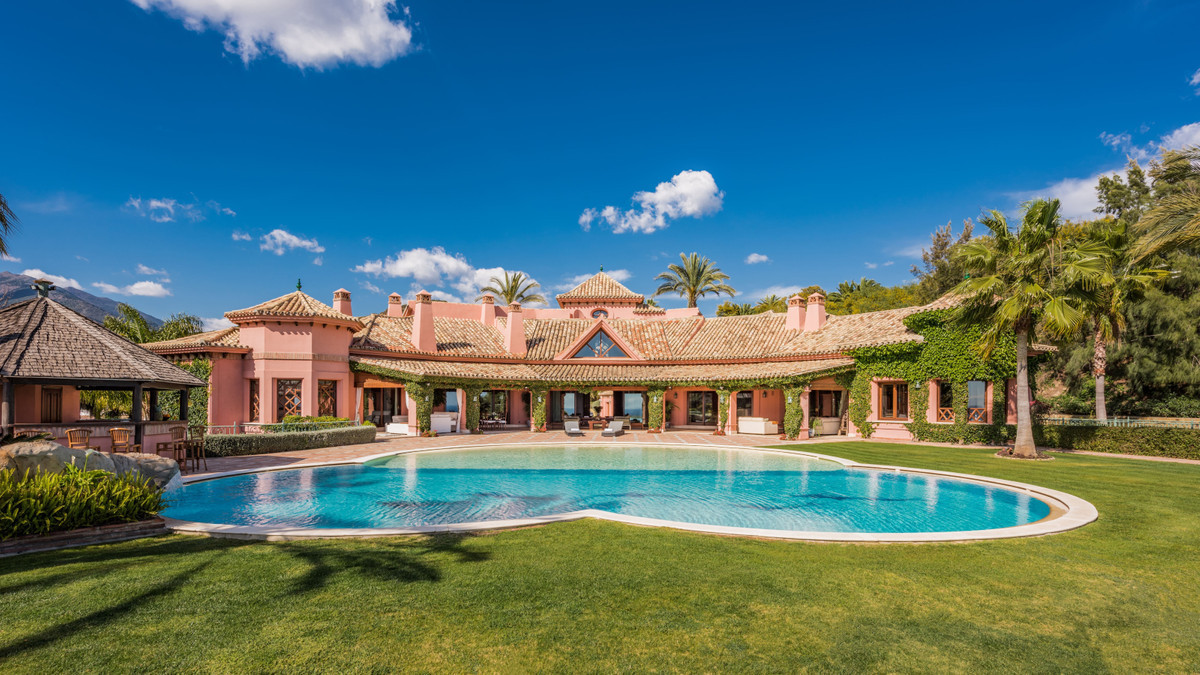 Villa Til salgs i Nueva Andalucía R3643751