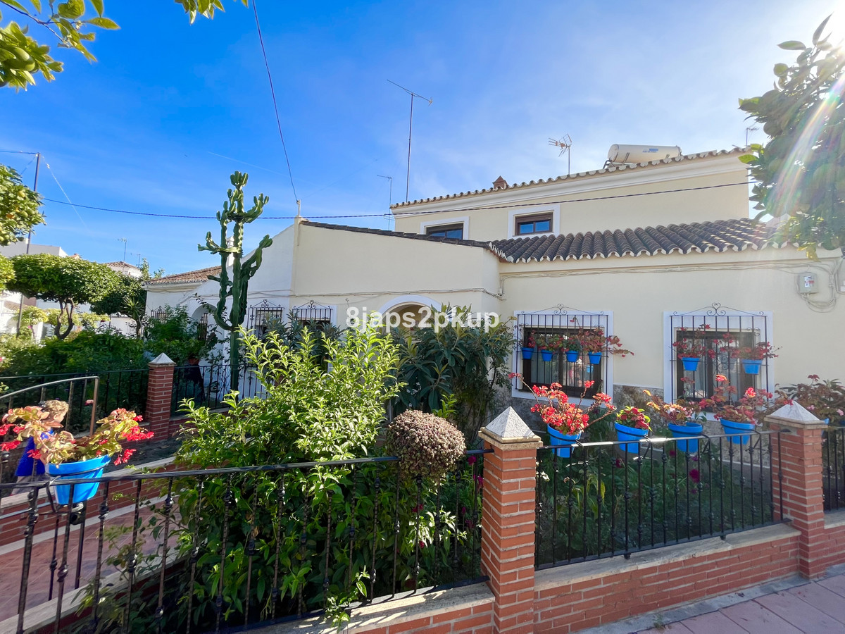 Townhouse for sale in Estepona R3938020
