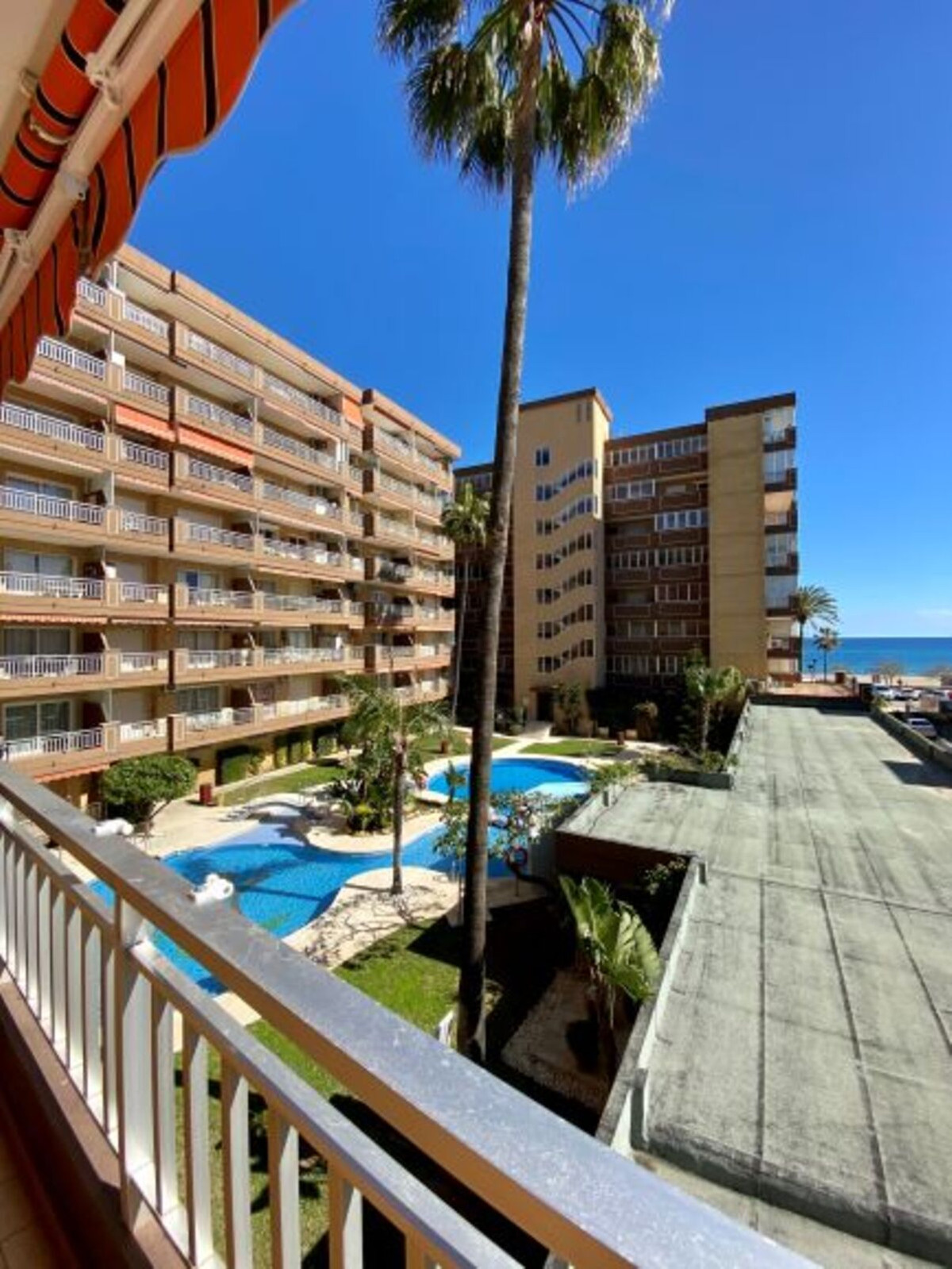 Apartament na środkowym piętrze na sprzedaż w Fuengirola R4654384