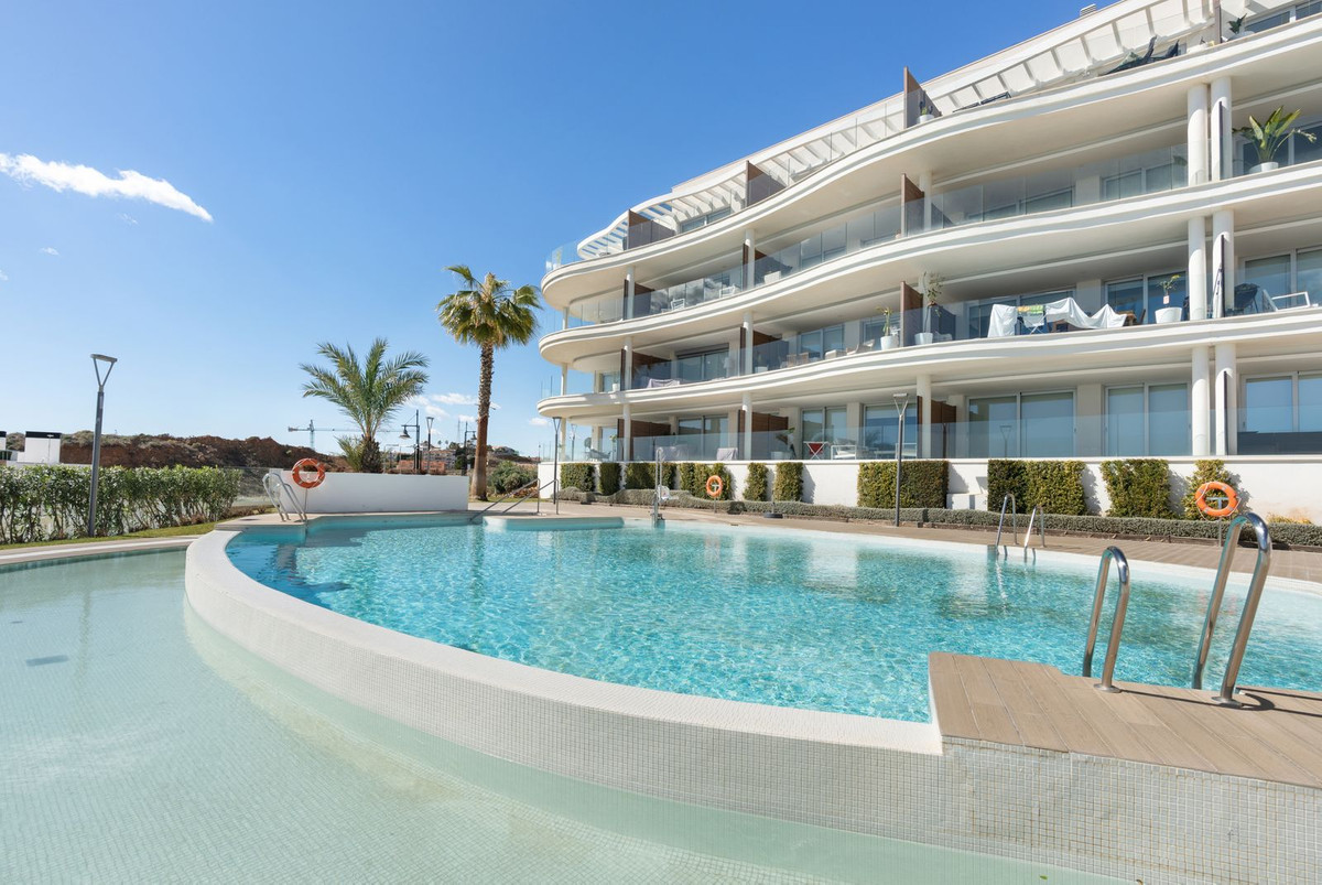 Middle Floor Apartment for sale in Fuengirola R4662433