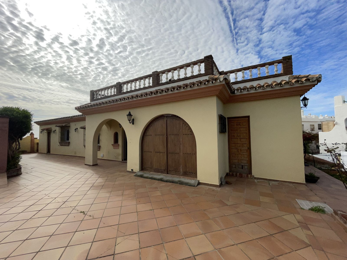 Villa - Chalet en venta en Estepona R3895516