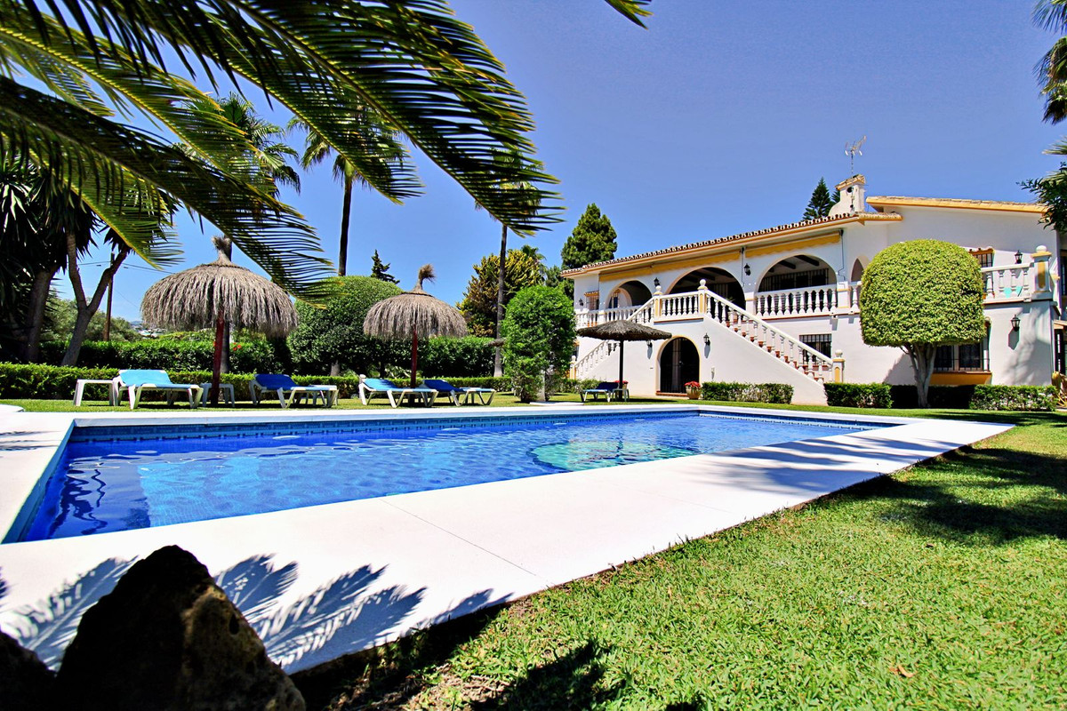 Vrijstaande Villa te koop in San Pedro de Alcántara R4074007