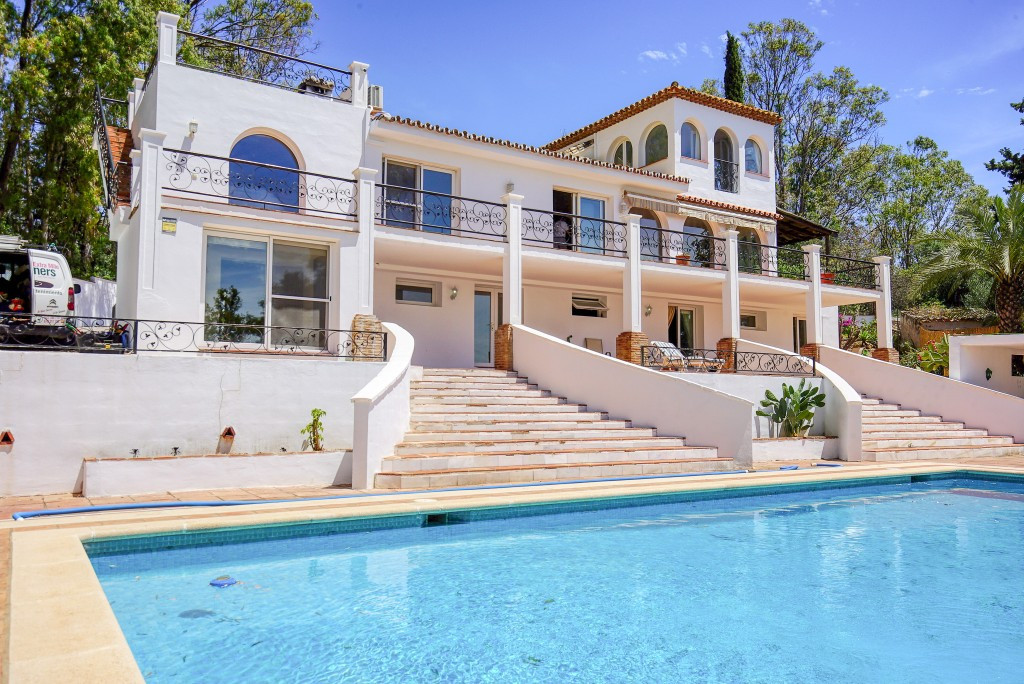 Vrijstaande Villa te koop in Estepona R4689016
