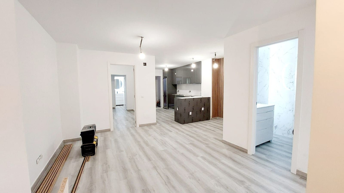 Ground Floor Apartment in Fuengirola R4615024