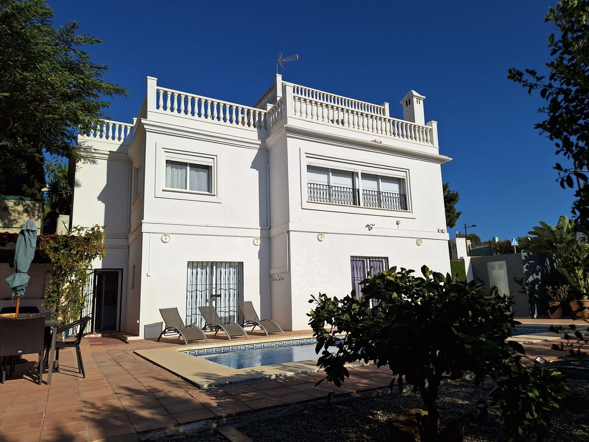 Villa en vente à Estepona R4648042