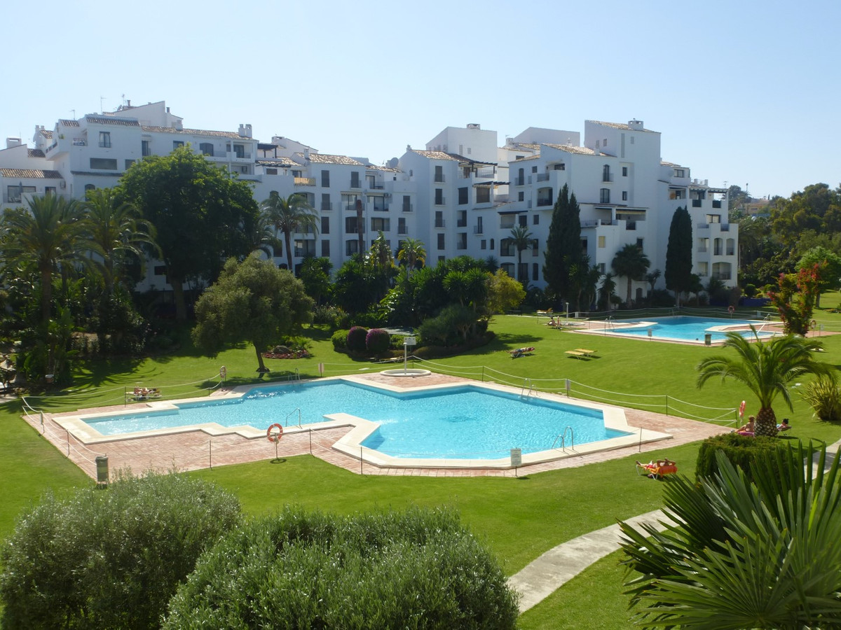Middle Floor Apartment for sale in Puerto Banús R4200616