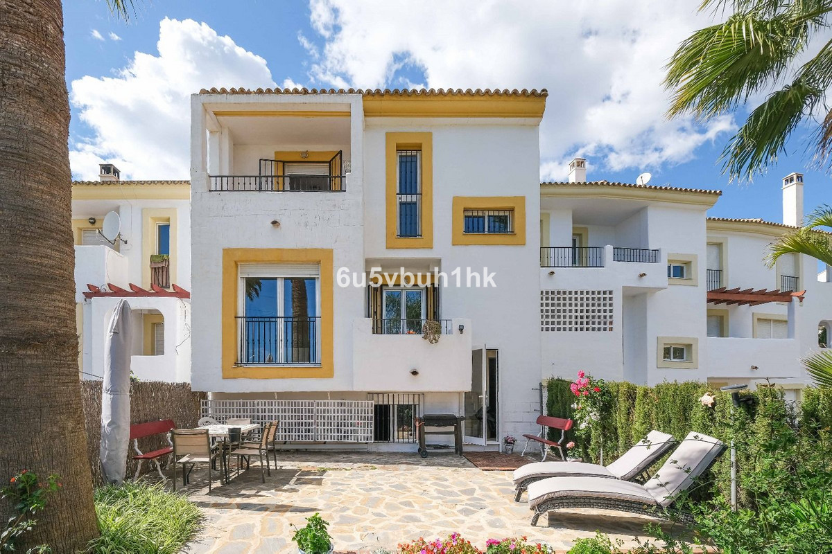 Maison mitoyenne à Riviera del Sol R4671616