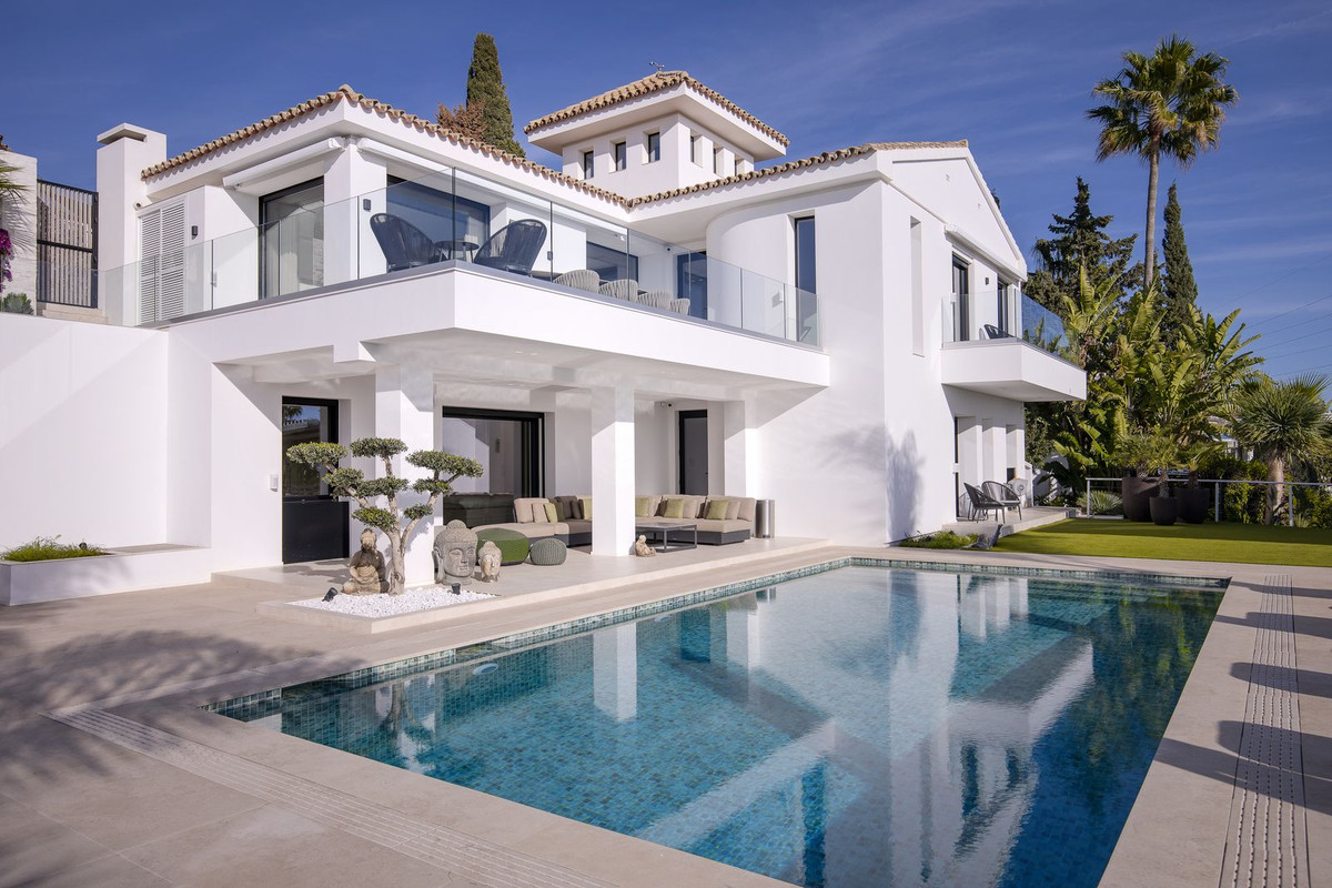 Vrijstaande Villa te koop in Marbella R4653496