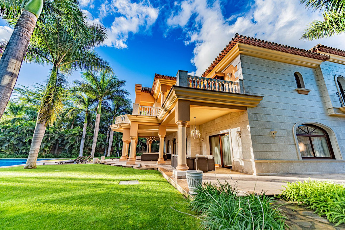 Villa - Chalet en venta en Guadalmina Baja R4189078