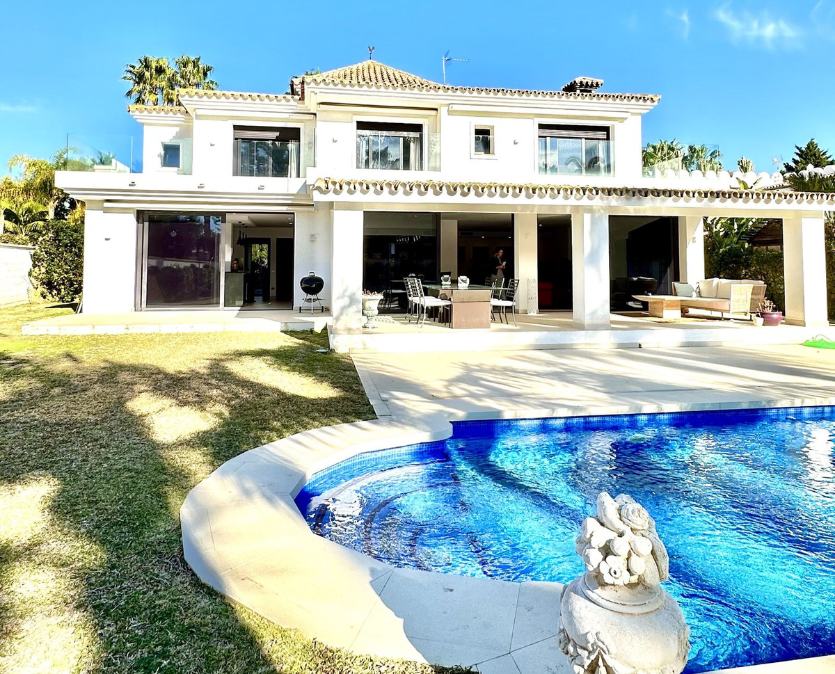 Villa - Chalet en venta en Estepona R4649443