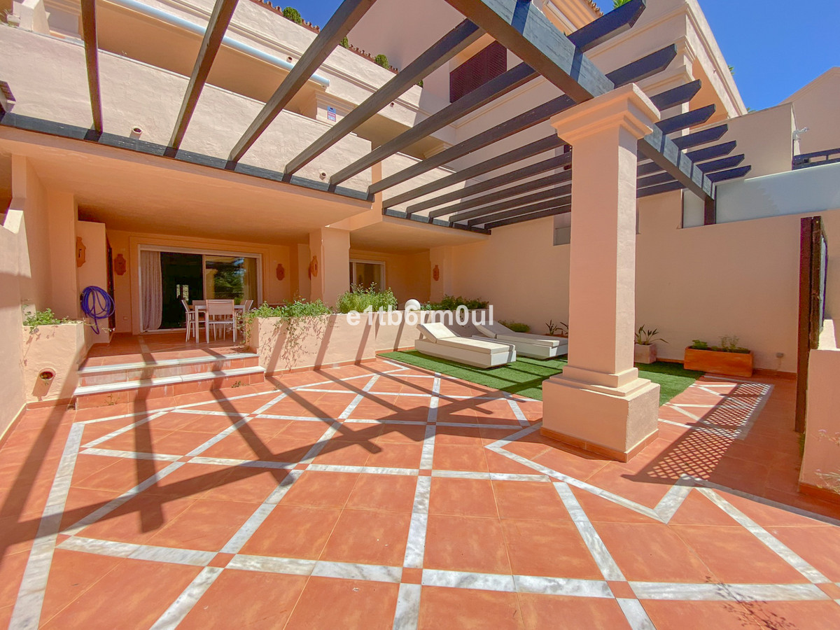 Begane grond appartement te koop in Nueva Andalucía R4145374