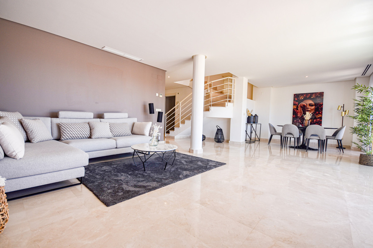 Penthouse for sale in Nueva Andalucía R4710052