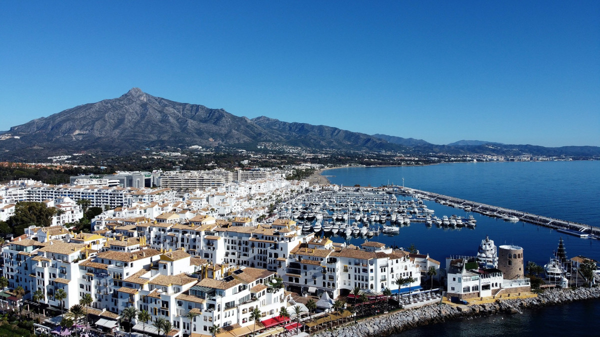 Middle Floor Apartment for sale in Puerto Banús R4037188