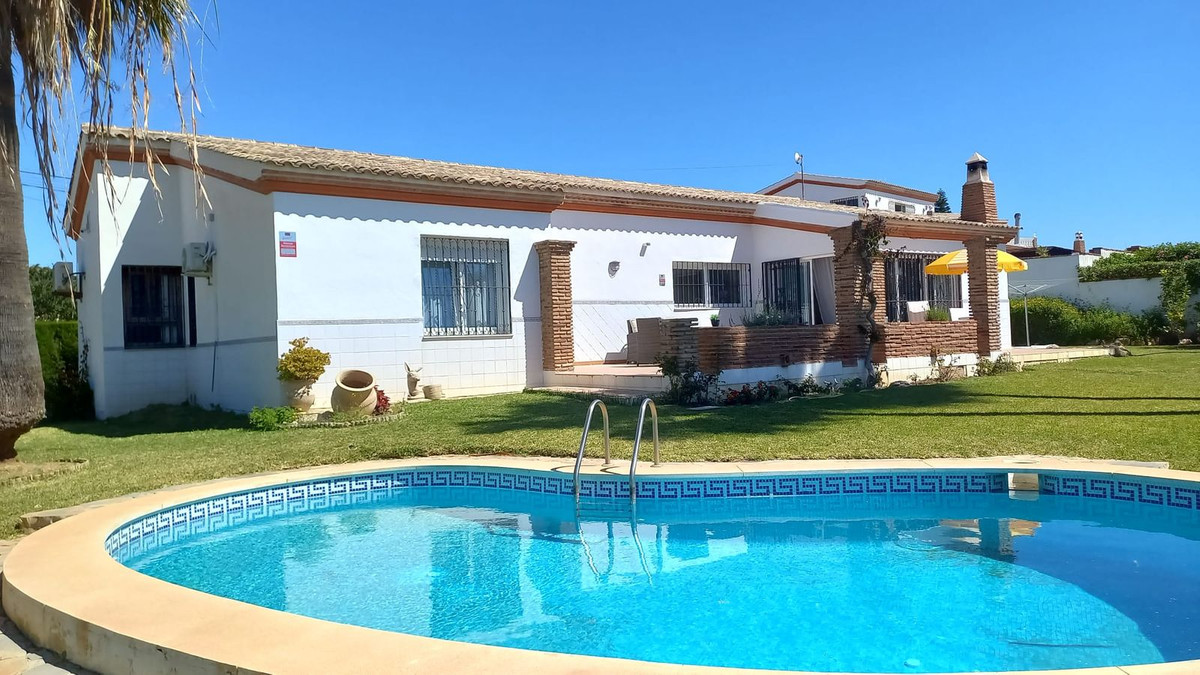 Villa - Chalet en venta en El Faro R4683034