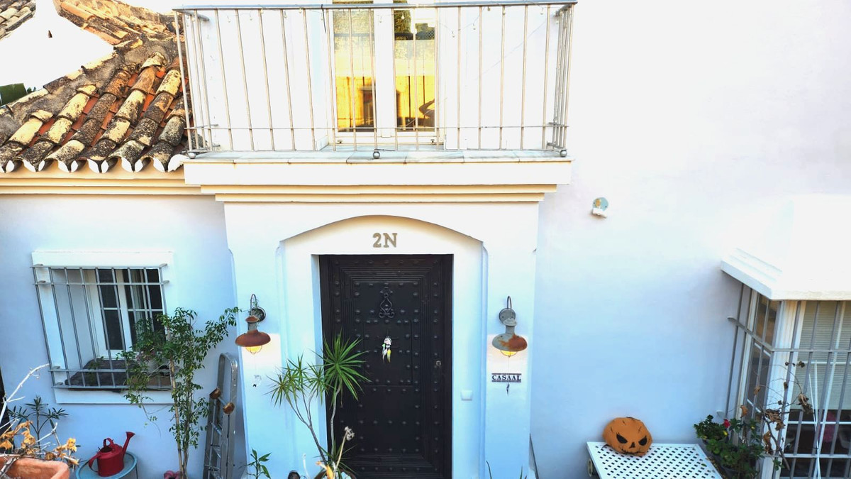 Townhouse for sale in Marbella R4559698
