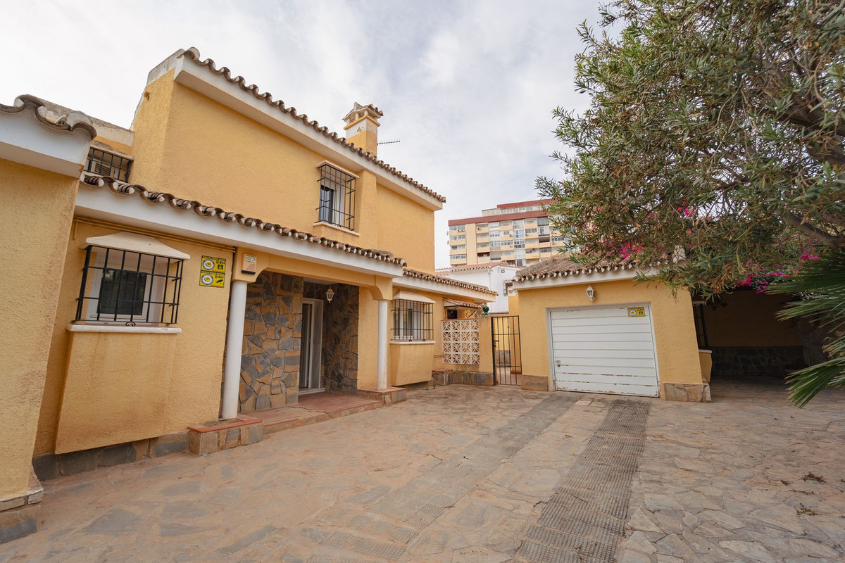 Villa - Chalet en venta en Benalmadena Costa R4186162