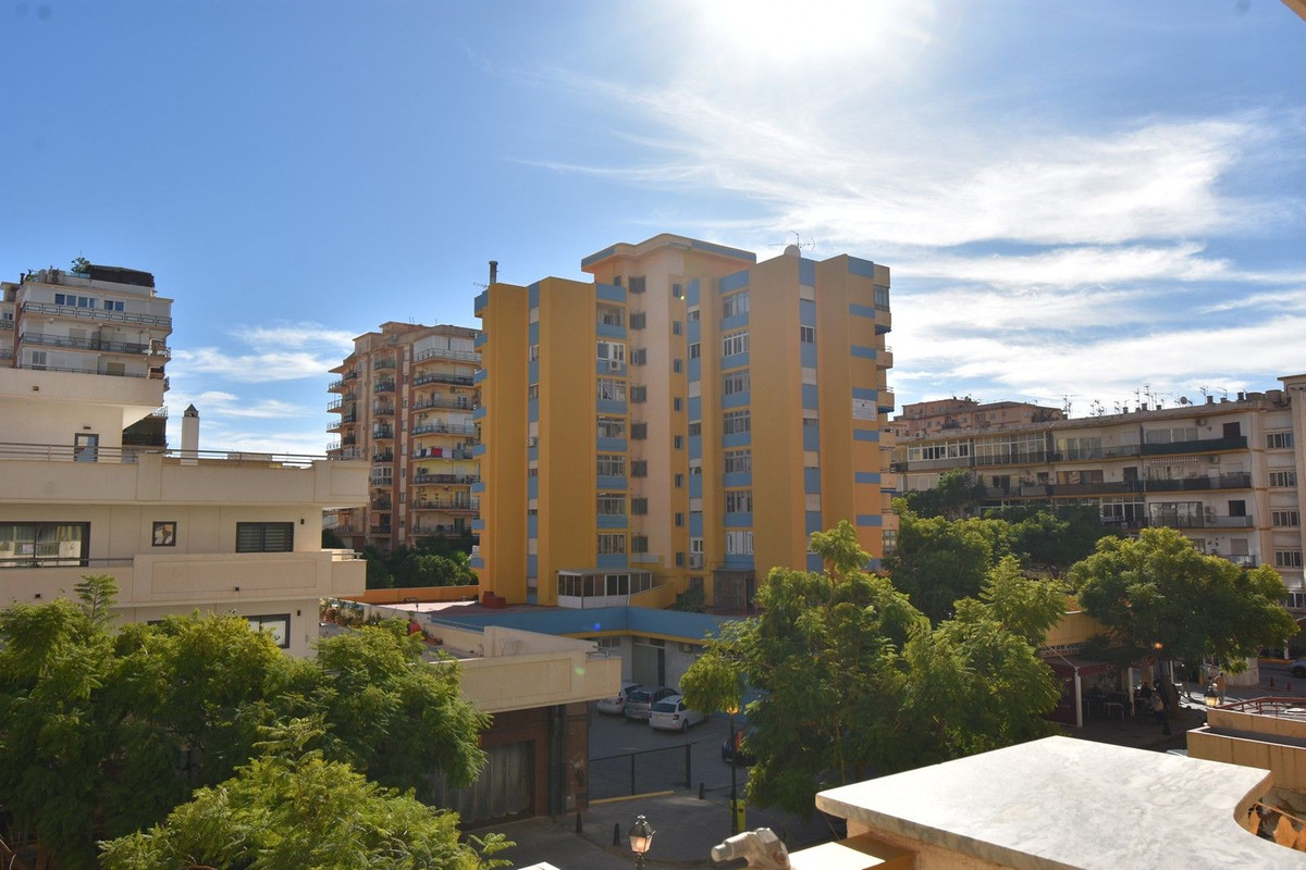 Middle Floor Apartment for sale in Fuengirola R4190047