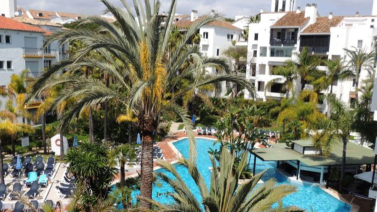 Ground Floor Apartment for sale in Marbella R4558195