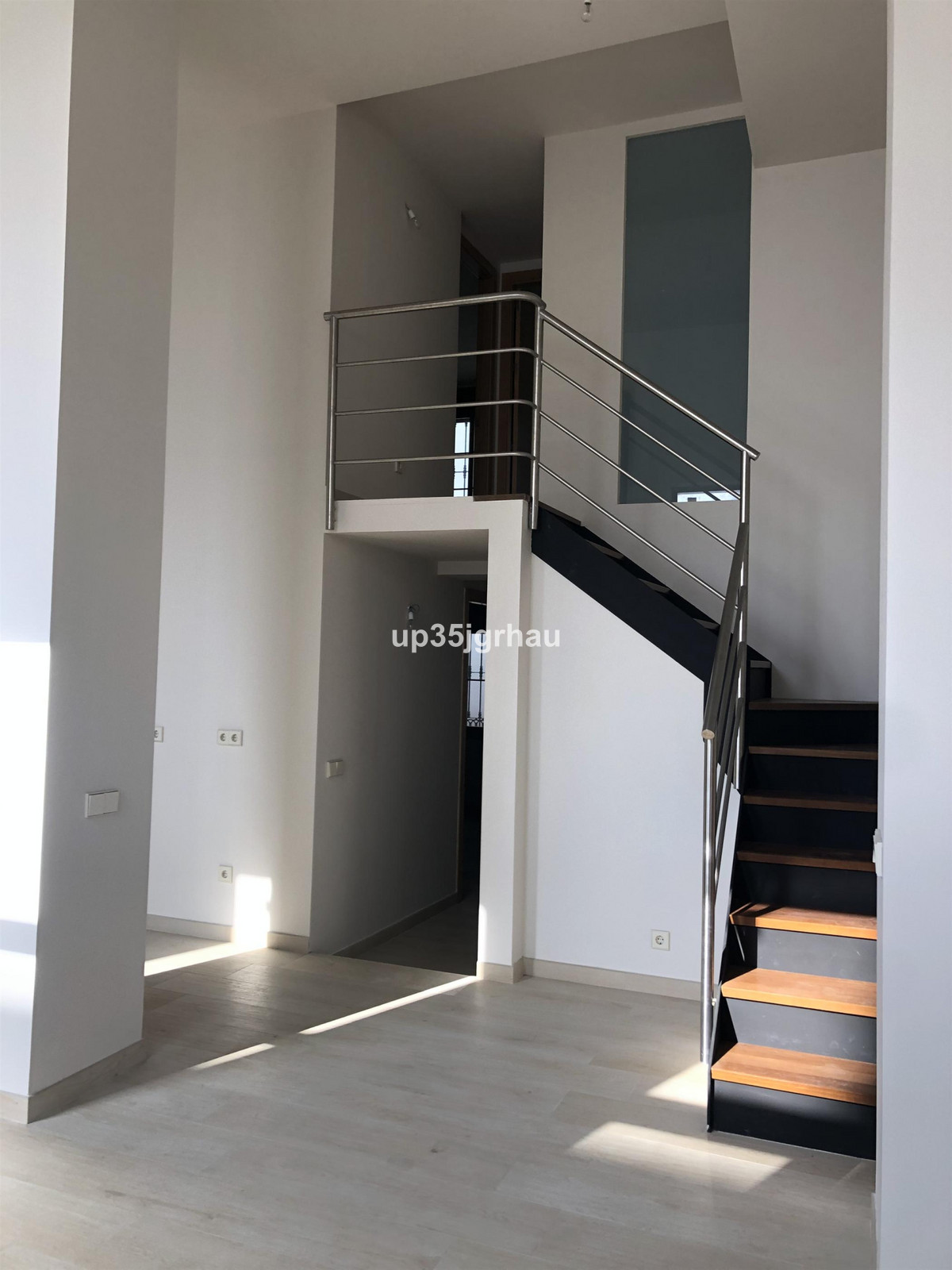 Апартамент нижний этаж для продажи в Estepona R4681201