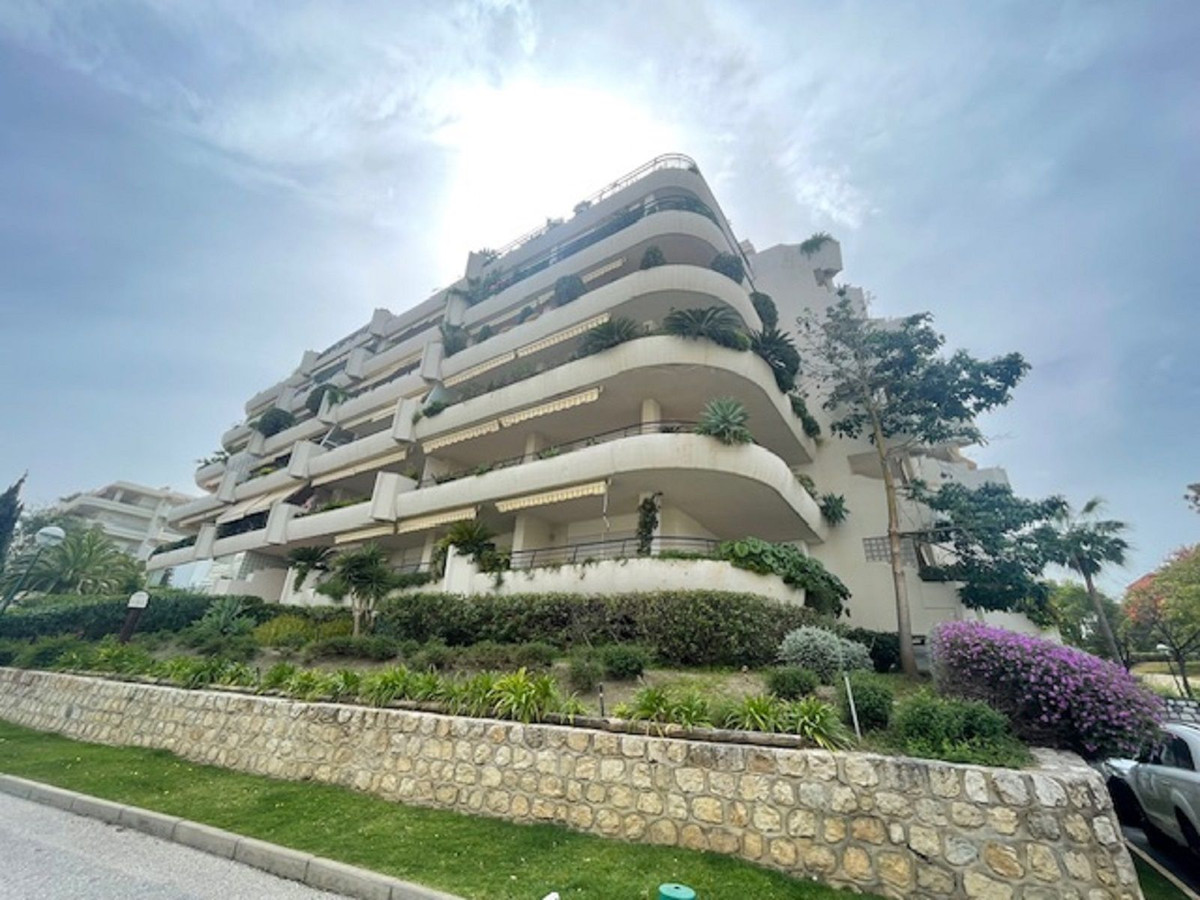 Begane grond appartement te koop in Marbella R4672996