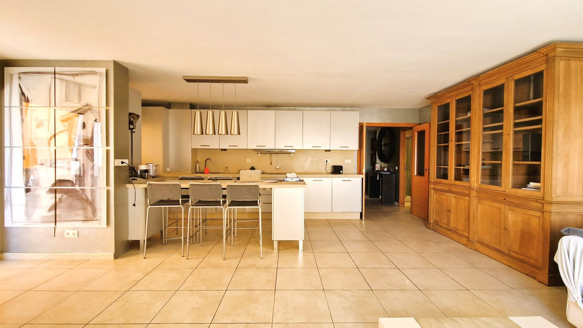 Tussenverdieping Appartement te koop in Nueva Andalucía R4620496