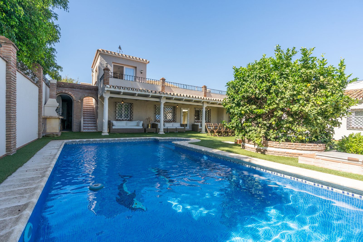 Detached Villa for sale in San Pedro de Alcántara R4403023