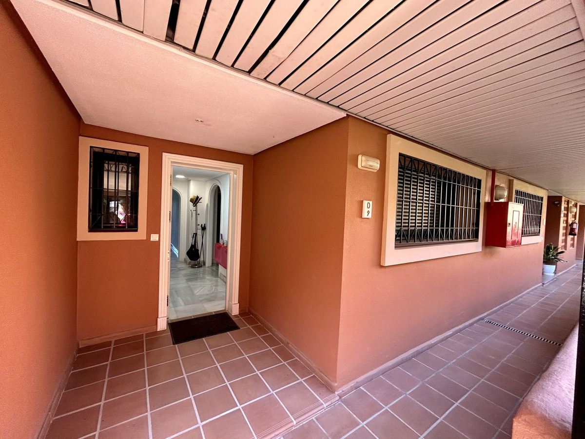 Middle Floor Apartment for sale in Cabopino R4418362