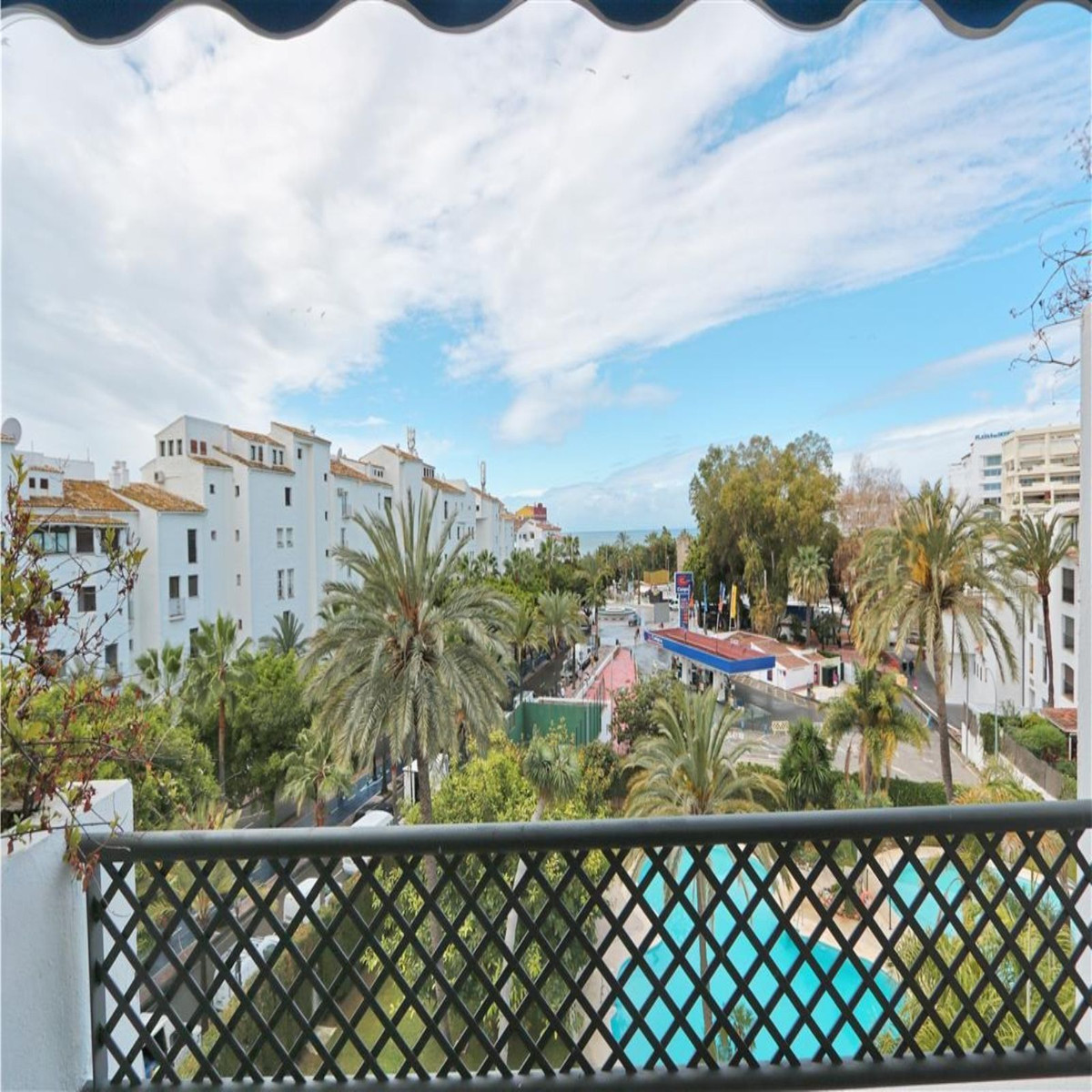 Middle Floor Apartment for sale in Puerto Banús R4386265