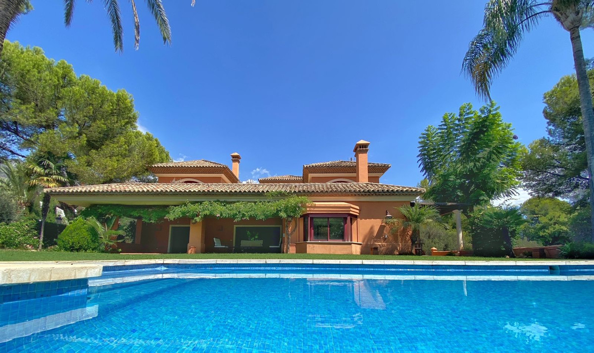 Vrijstaande Villa te koop in Sierra Blanca R186162