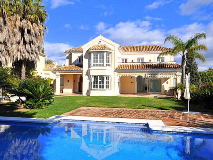 Villa Til salgs i El Rosario R2119970