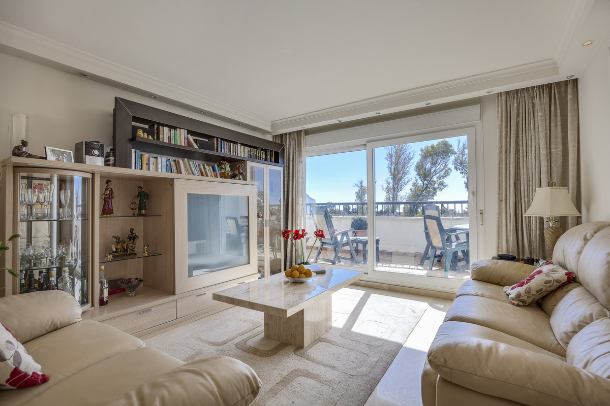 Апартамент средний этаж для продажи в Guadalmina Baja R4715533