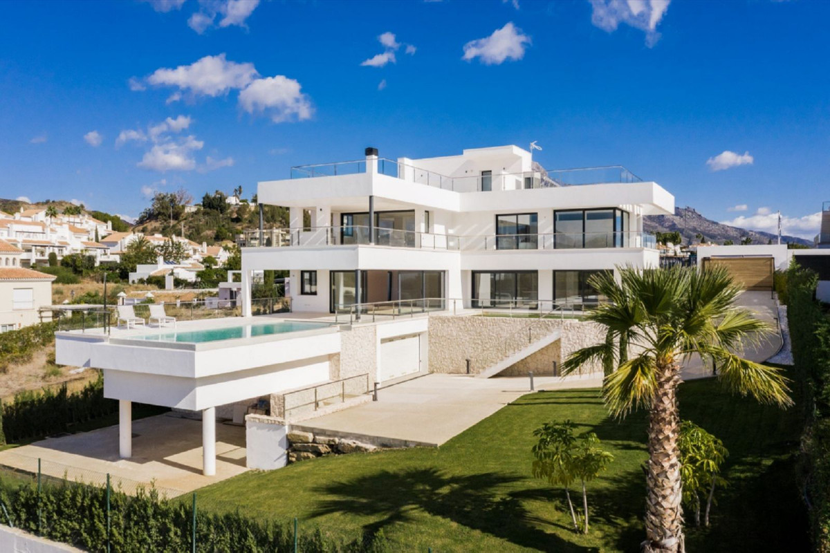 Vrijstaande Villa te koop in Marbella R4106506