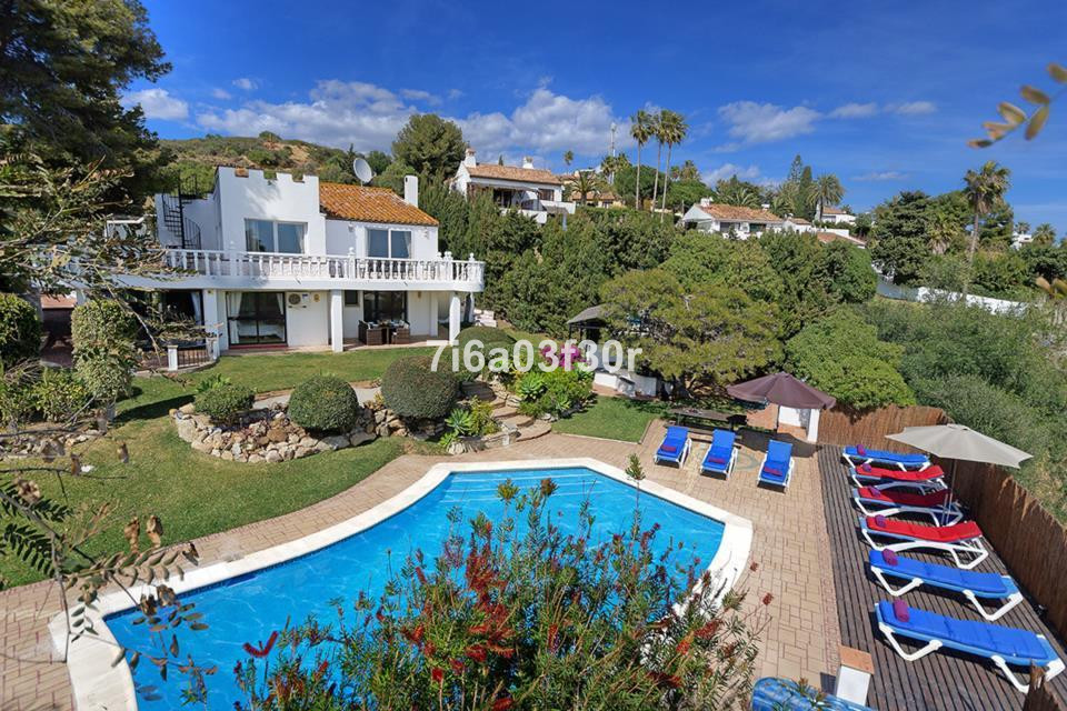 Vrijstaande Villa te koop in Estepona R3060064