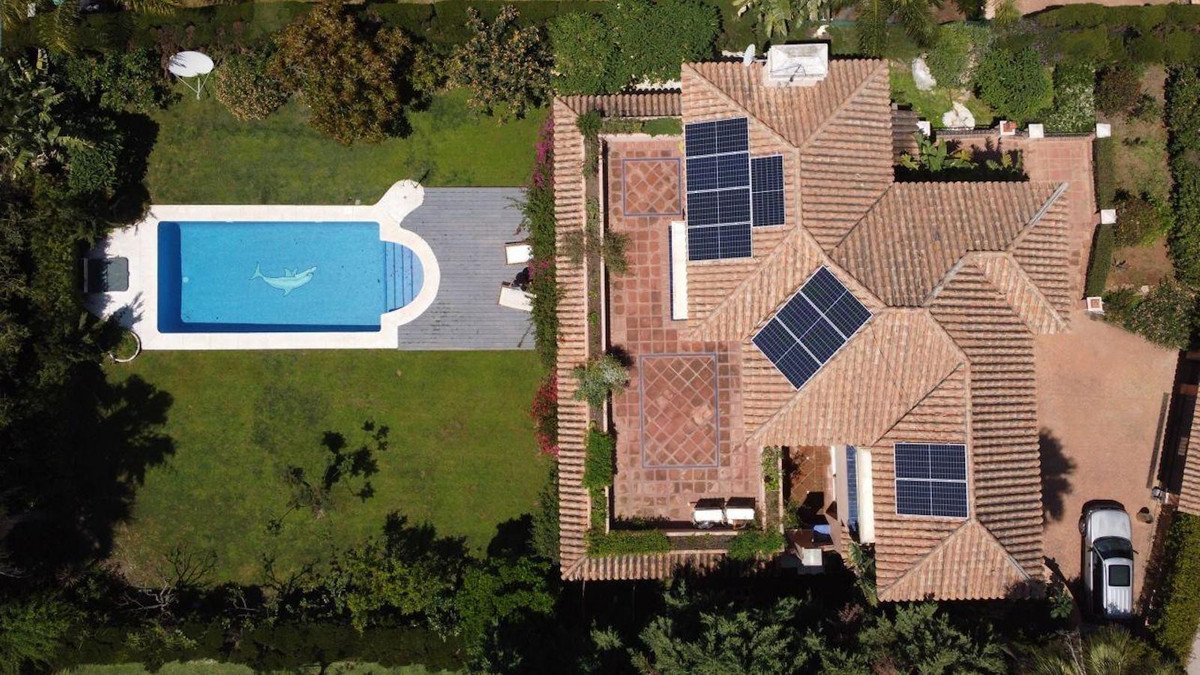 Vrijstaande Villa te koop in Nueva Andalucía R2208227