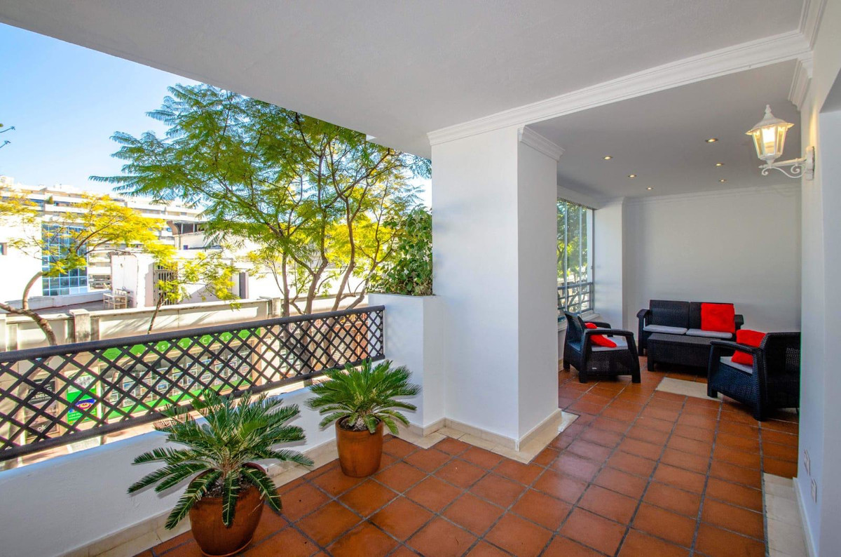 Middle Floor Apartment for sale in Puerto Banús R3414847