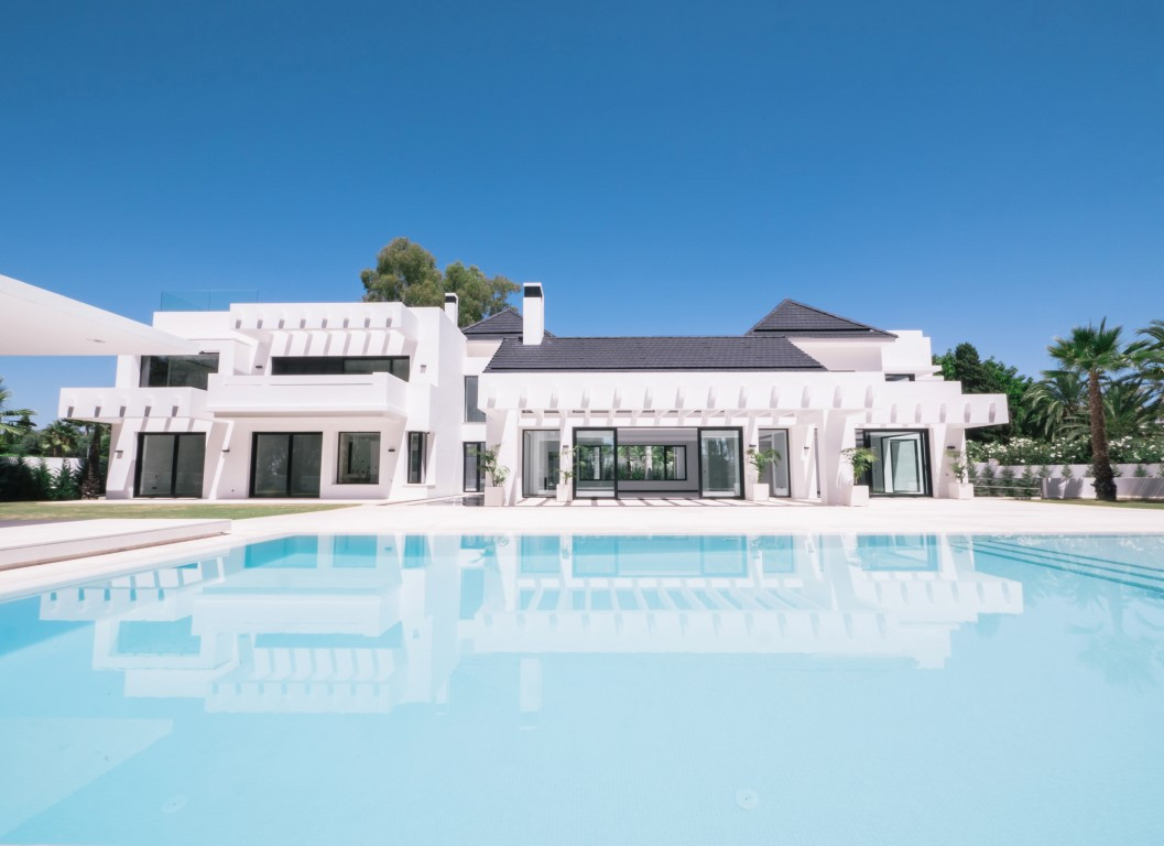 						Villa  Detached
													for sale 
																			 in Guadalmina Baja
					