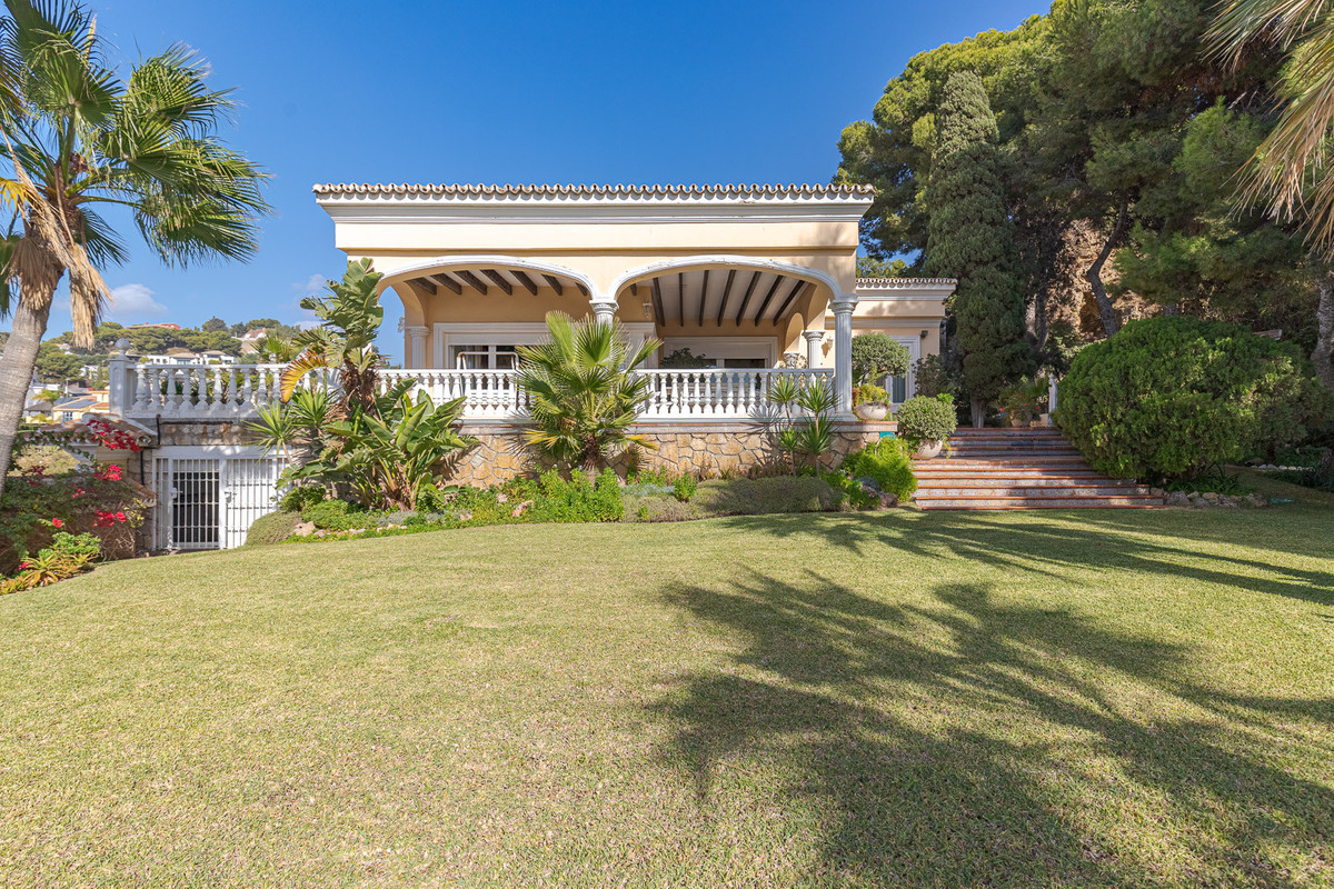 Villa te koop in El Candado R4365202