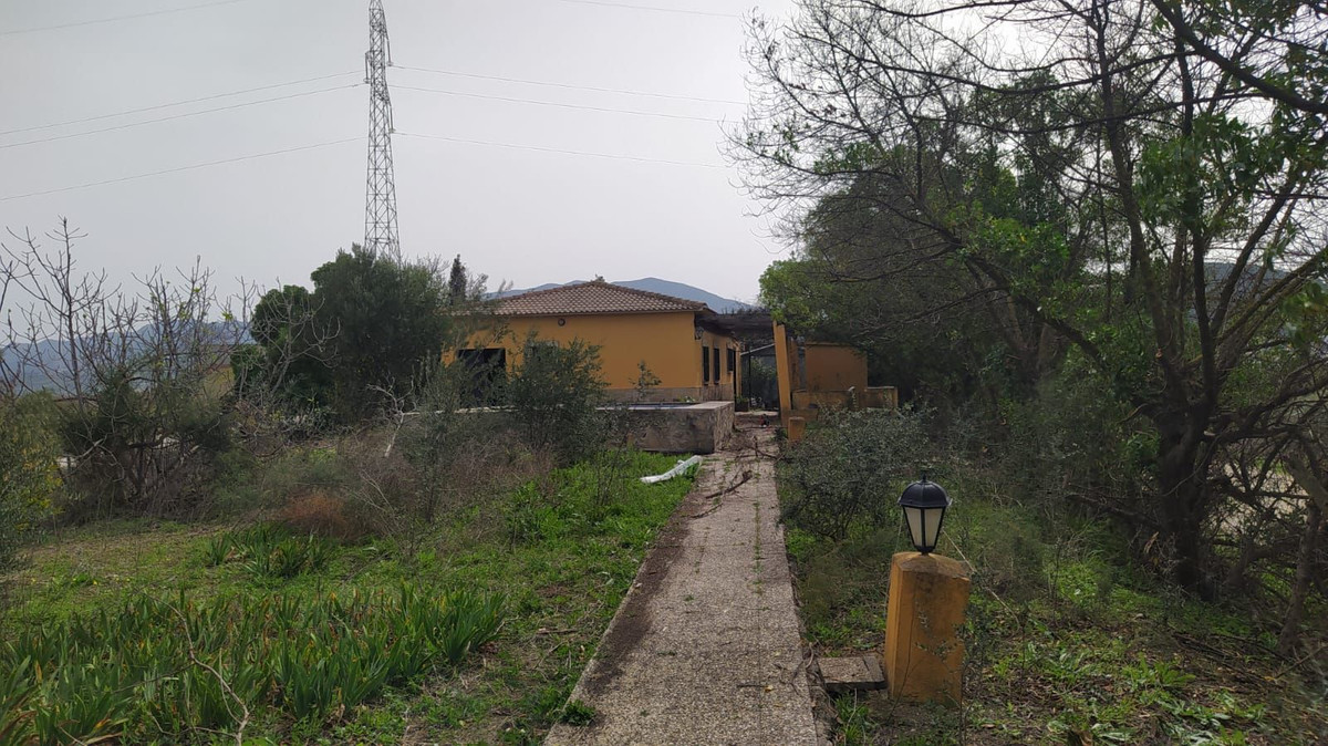 Villa te koop in Coín R4396498