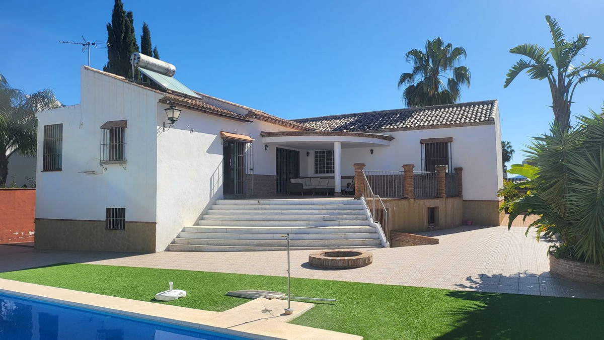 Villa te koop in Alhaurín el Grande R4692175