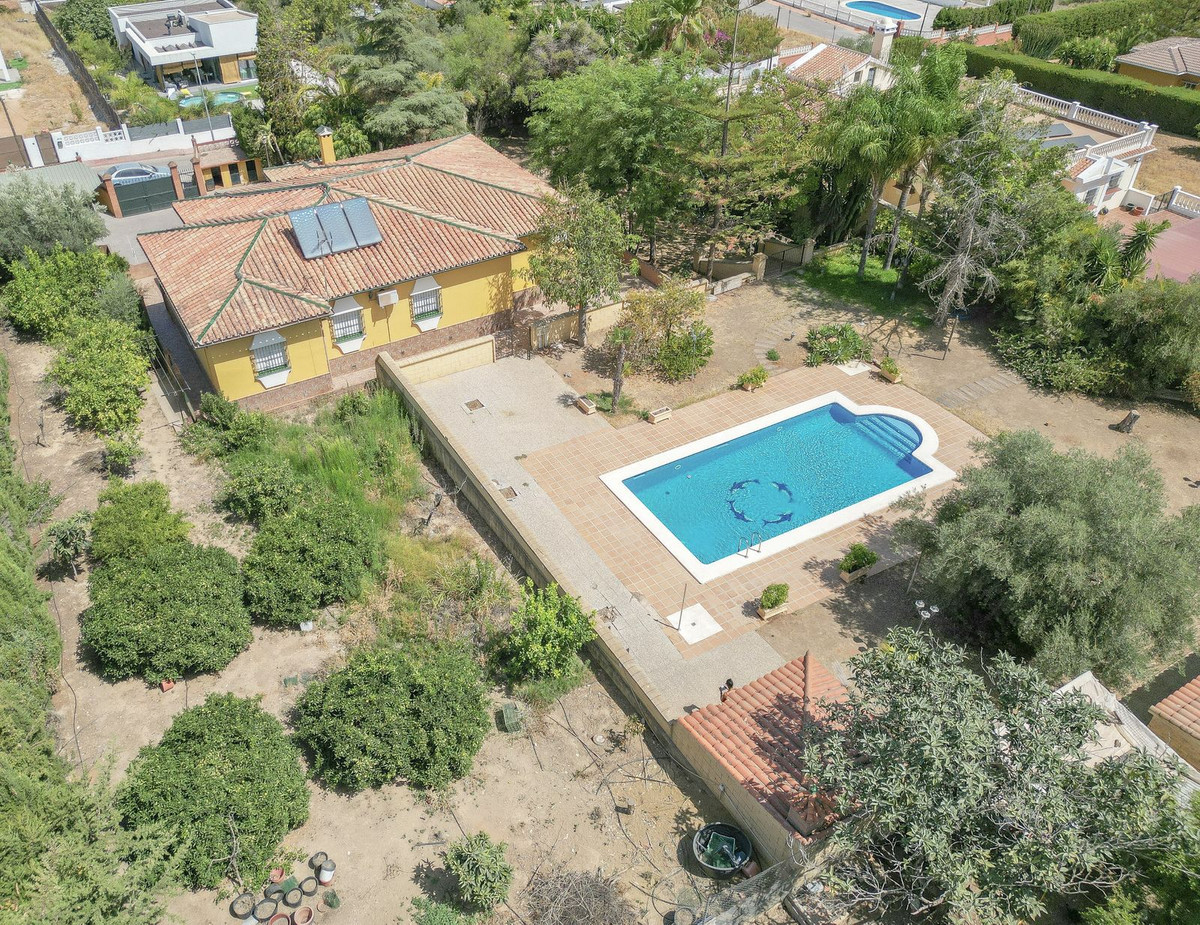 Villa te koop in Alhaurín de la Torre R4399552