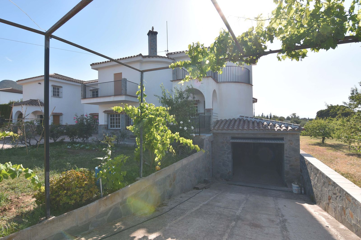 Villa te koop in Alhaurín de la Torre R4115737