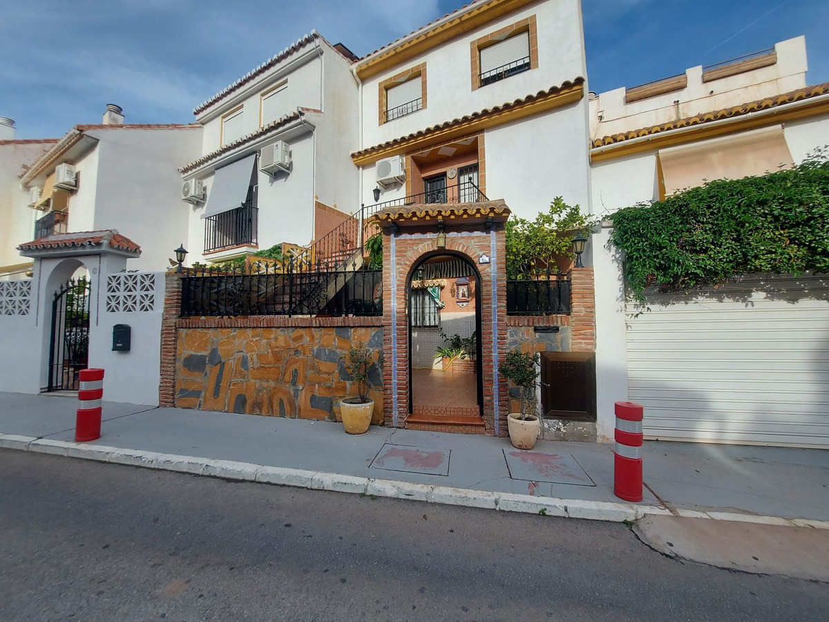 7 bedroom townhouse for sale marbella