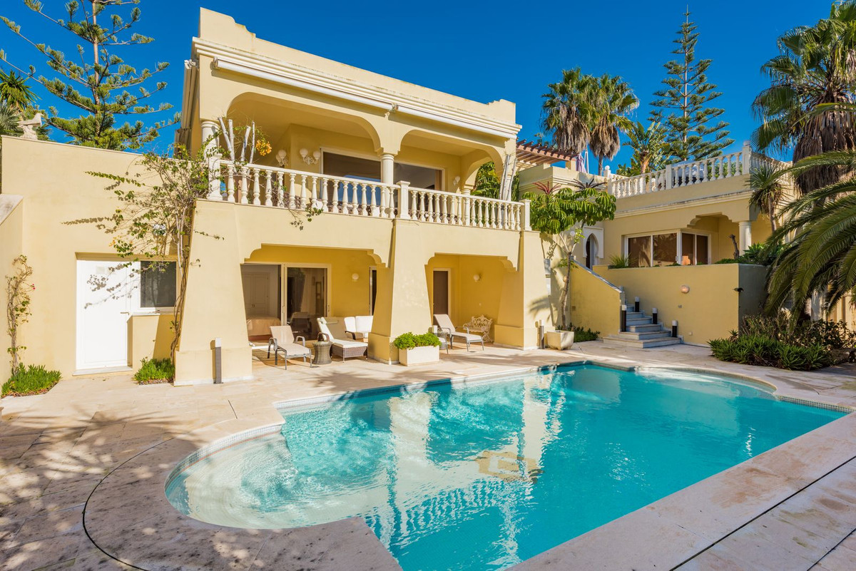 Villa 4 Dormitorios en Venta Bahía de Marbella
