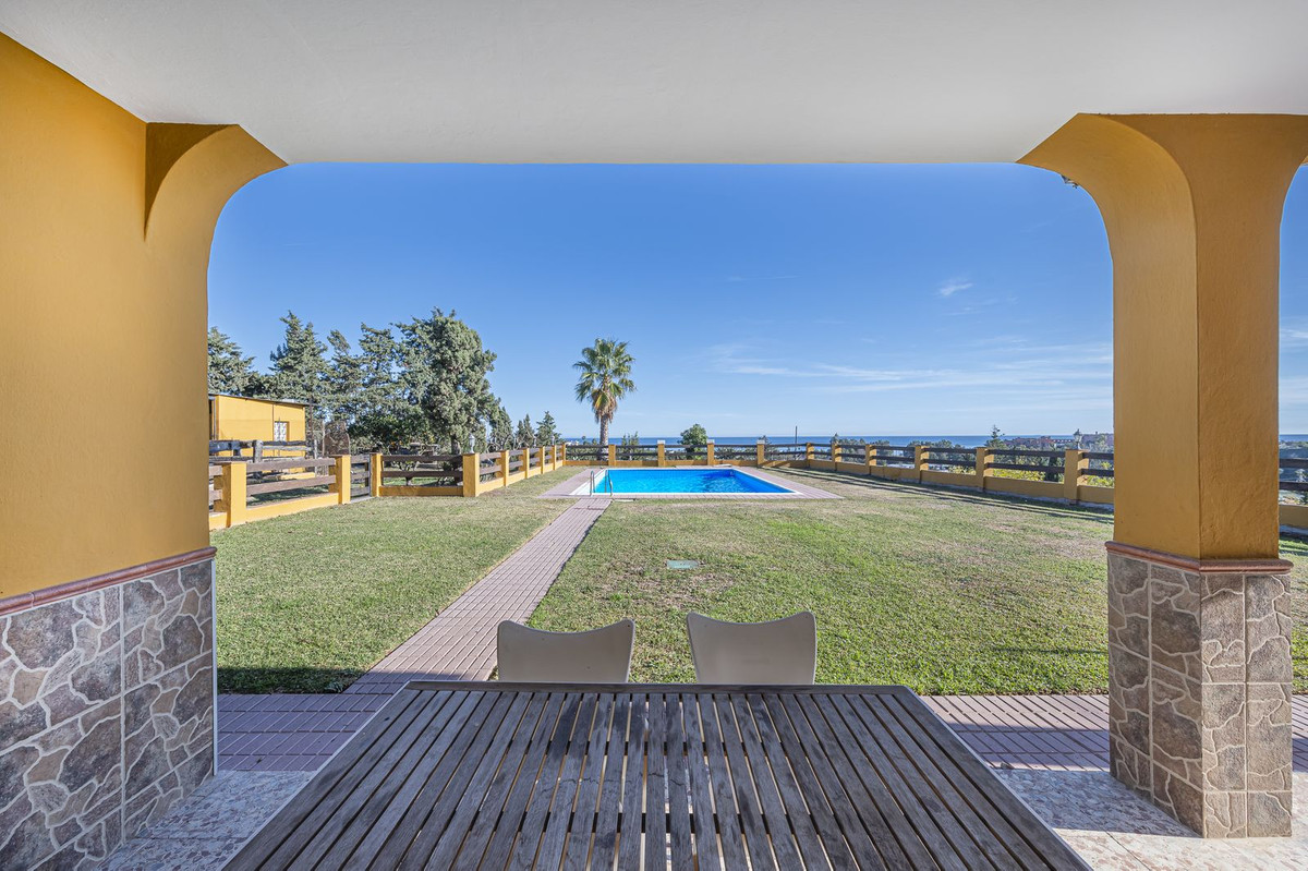Villa te koop in Estepona R4586065