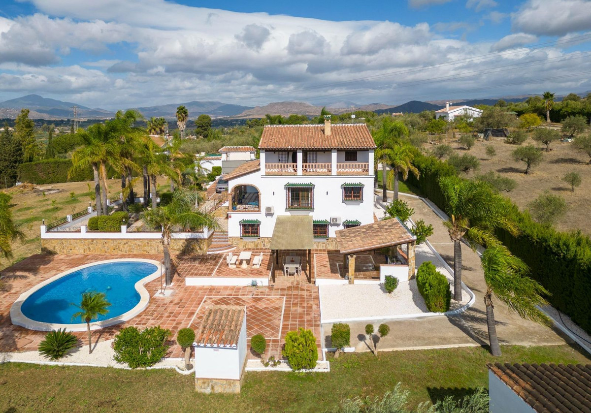 Villa te koop in Alhaurín el Grande R4458154