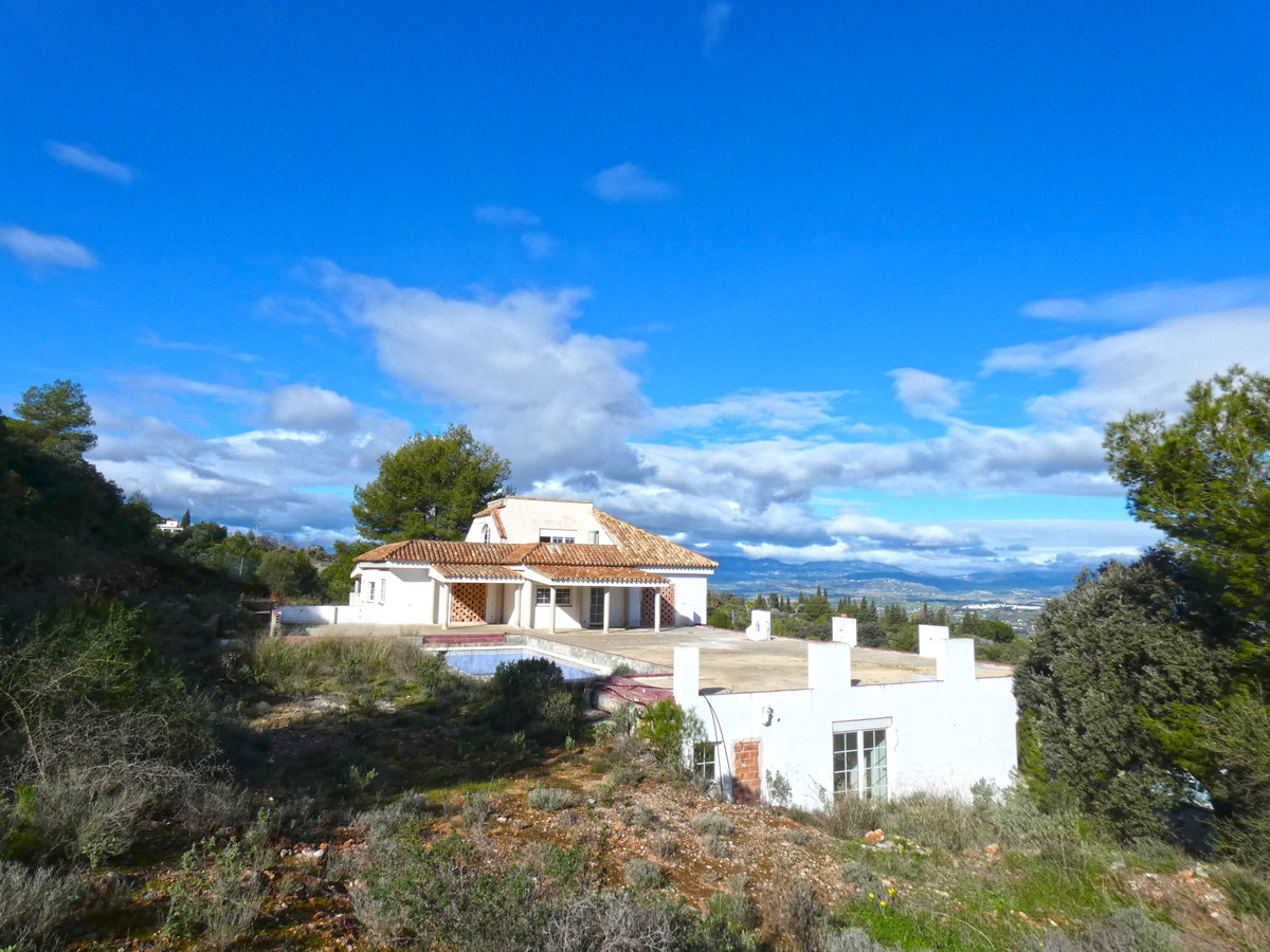 Villa te koop in Alhaurín el Grande R3787210